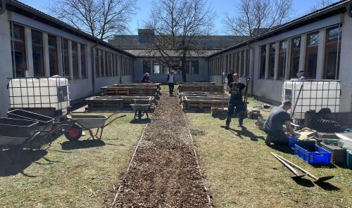 Fertigstellung der Hochbeete 07.04.26