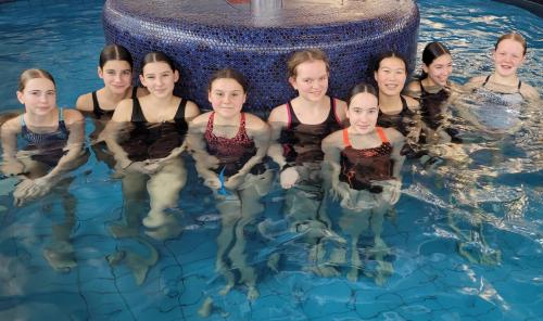 Sieger beim Schwimmwettbewerb Mädchen III